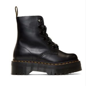 NWOB: Dr. Martens Molly Platform Boots - 6